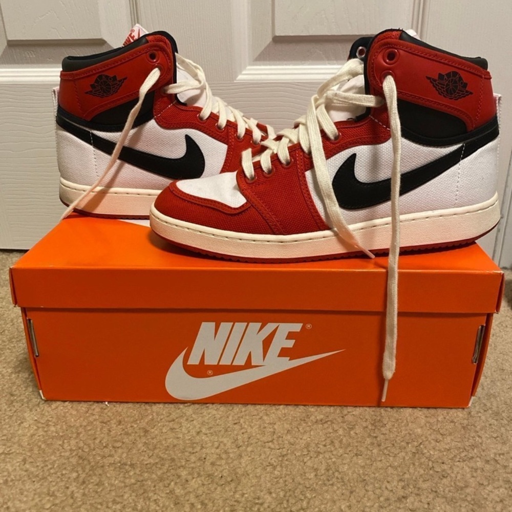 Mens Nike Air Jordan Retro 1 Chicago AJKO Red White Black Basketball Sneaker 8.5